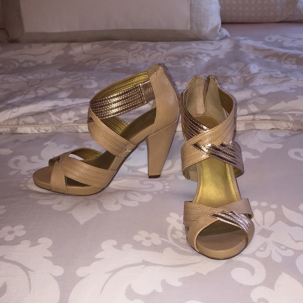 Seychelles heels